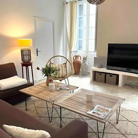 83m2 De Charme Au Coeur De La Cite Imperiale Апартаменты Аяччо