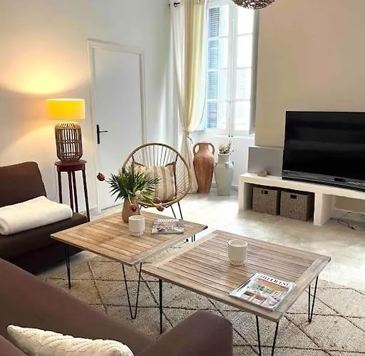 83m2 De Charme Au Coeur De La Cite Imperiale Апартаменты Аяччо